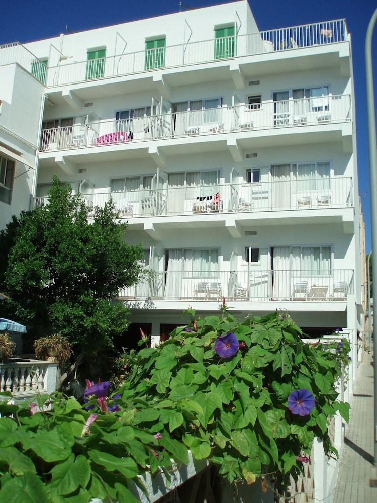 Hostal Cas Bombu Cala Ratjada  Exterior foto