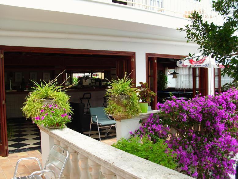 Hostal Cas Bombu Cala Ratjada  Exterior foto
